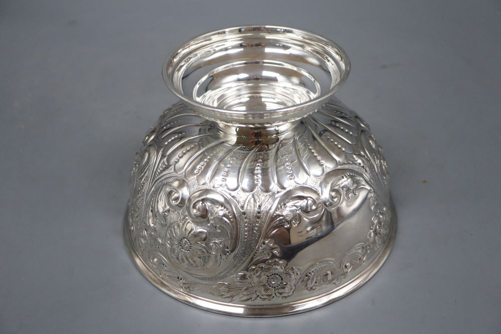 An Edwardian repousse silver pedestal rose bowl, Fenton Bros. Ltd, Sheffield, 1902, diameter 19.6cm, 12.5oz.